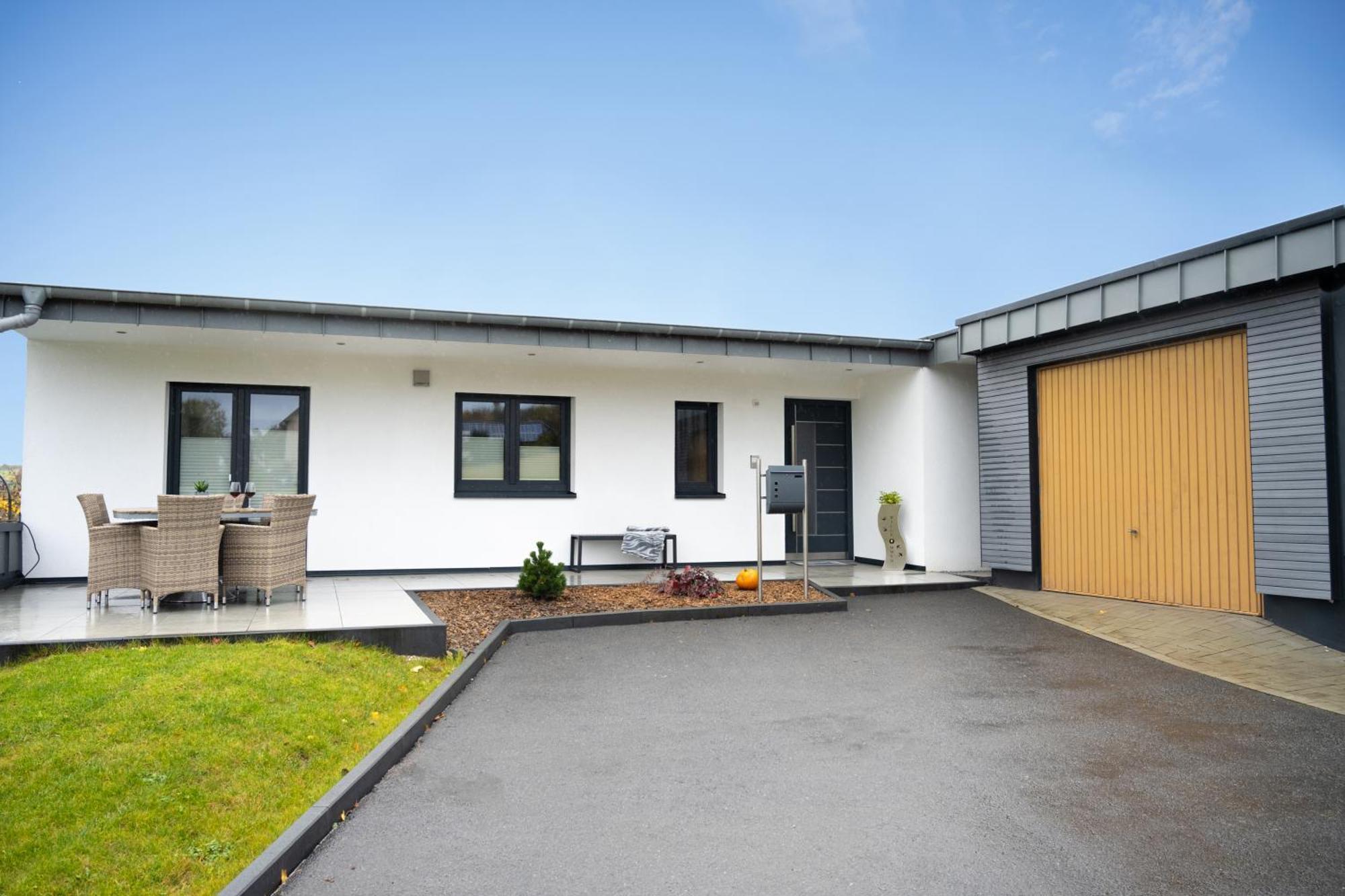 Ferienwohnung "Iewer Der Schaff" Burbach  Buitenkant foto